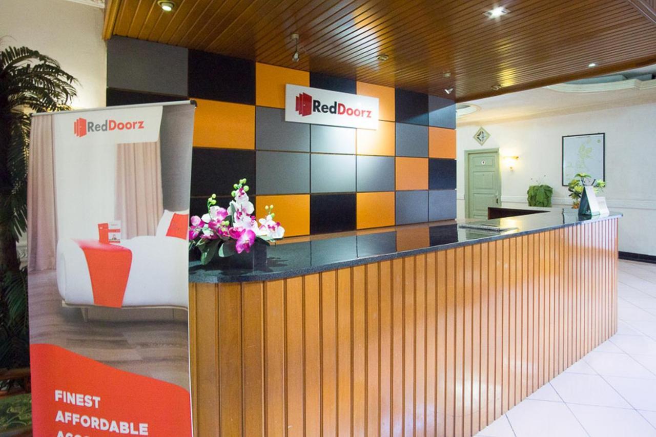 Reddoorz Near Pantai Falajawa Ternate Hotel Exterior photo